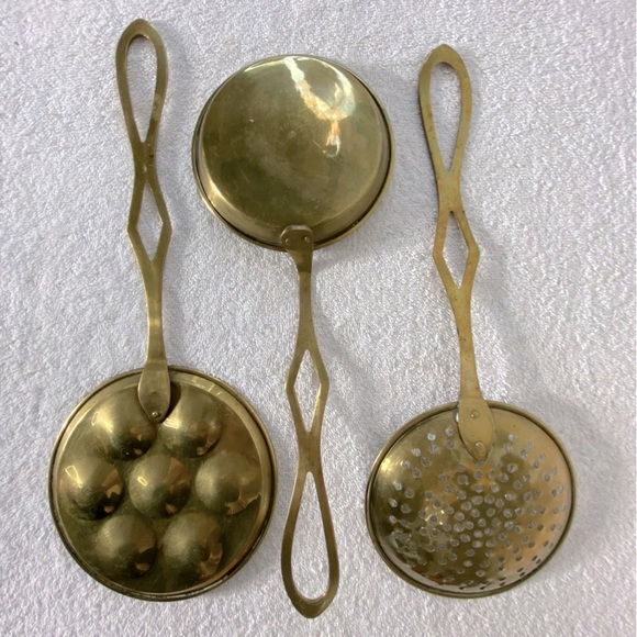 Vintage India Brass 3 Piece Hanging Set - Picture 2 of 5